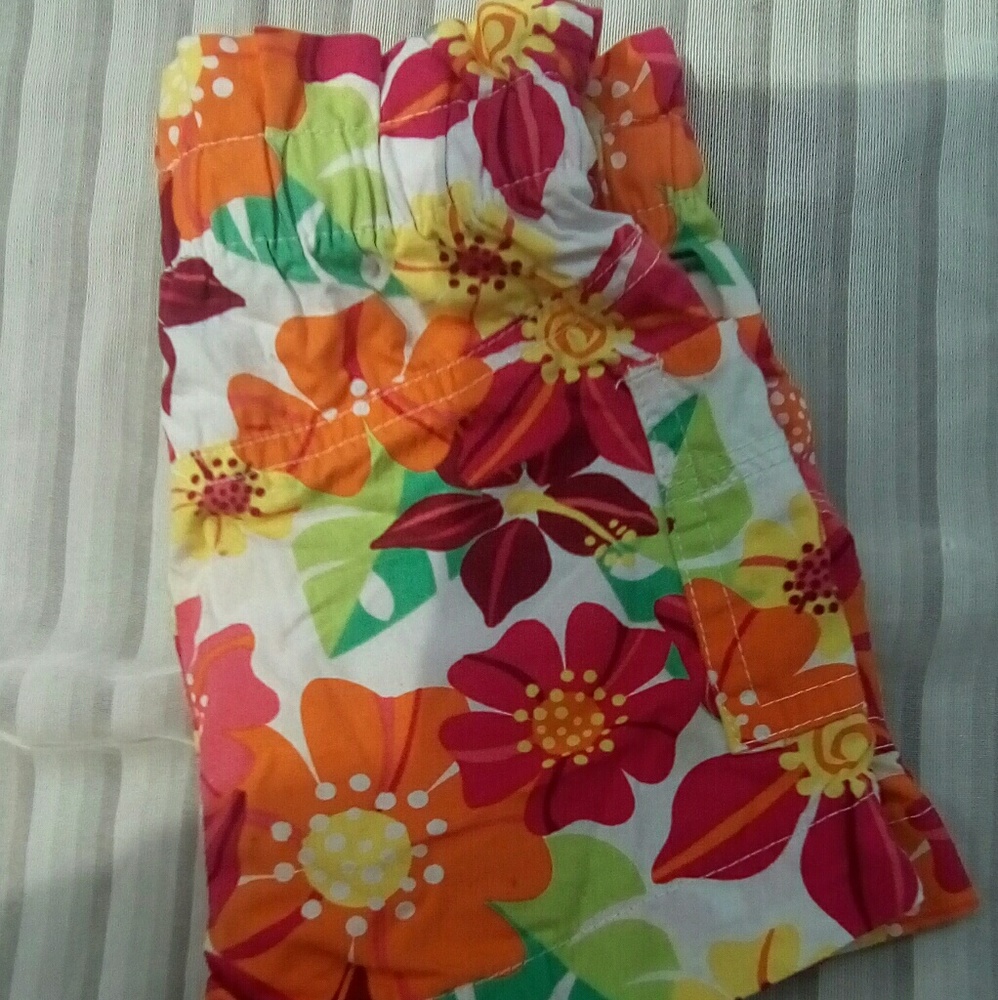 Shorts - Picture 3 of 3